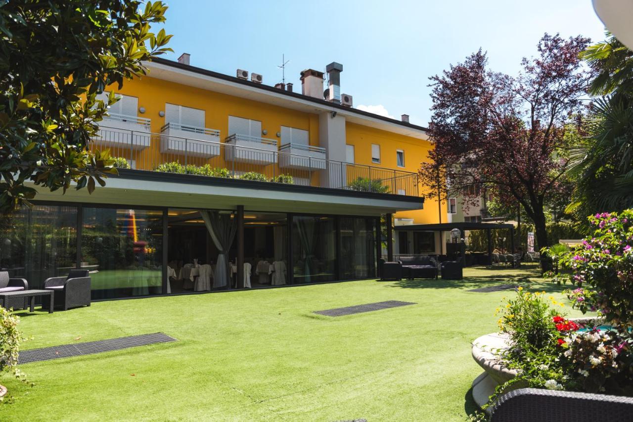 Appartamento Campagnola Mansardato Con Soppalco Riva del Garda Exteriör bild