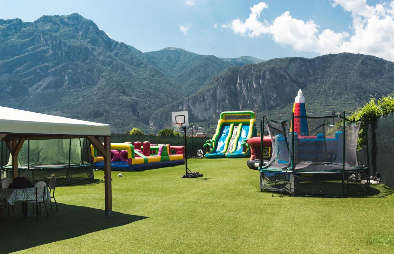 Appartamento Campagnola Mansardato Con Soppalco Riva del Garda Exteriör bild