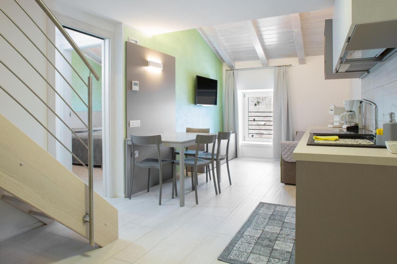Appartamento Campagnola Mansardato Con Soppalco Riva del Garda Exteriör bild