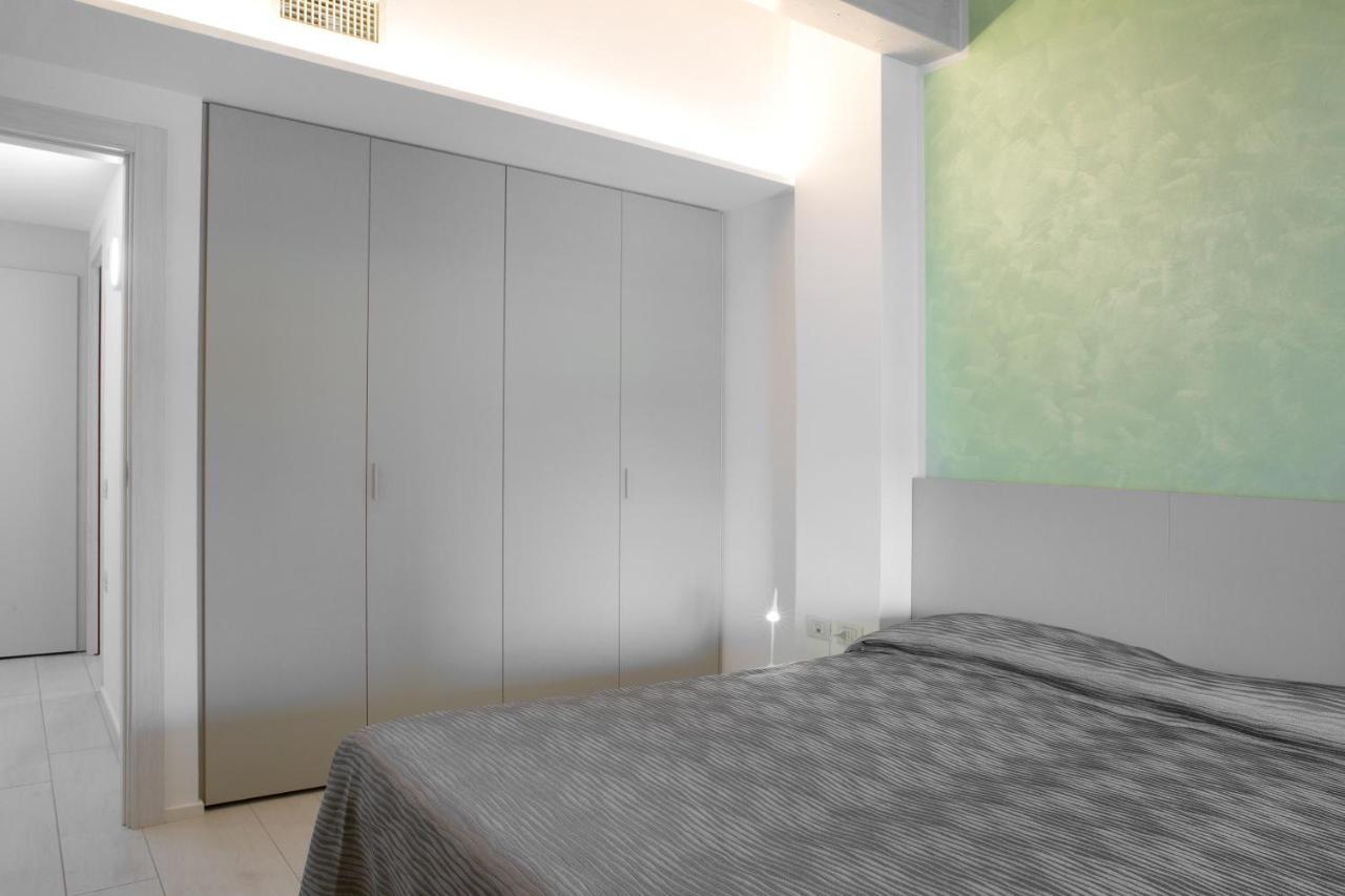 Appartamento Campagnola Mansardato Con Soppalco Riva del Garda Exteriör bild