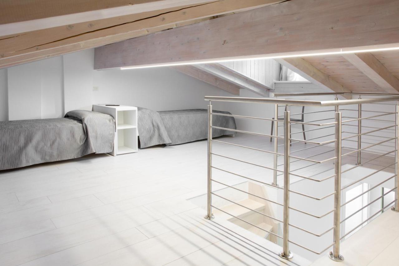 Appartamento Campagnola Mansardato Con Soppalco Riva del Garda Exteriör bild