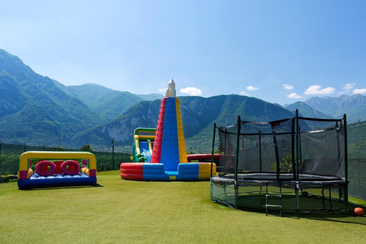 Appartamento Campagnola Mansardato Con Soppalco Riva del Garda Exteriör bild